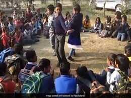 अरे ये कैसा स्कूल! जहां डांस करते हुए बच्चे सुना रहे हैं दो का पहाड़ा, वीडियो वायरल अरे ये कैसा स्कूल! जहां डांस करते हुए बच्चे सुना रहे हैं दो का पहाड़ा, वीडियो वायरल