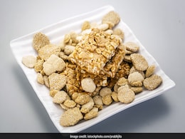 Winter Desserts: 6 Sesame Seeds (Til)-Based Sweet Treats To Keep You Warm And Happy Winter Desserts: 6 Sesame Seeds (Til)-Based Sweet Treats To Keep You Warm And Happy