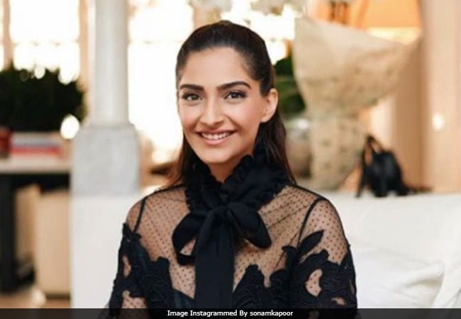 Sonam Kapoor Wants To Know Why Ranbir Kapoor Or Ranveer Singh Aren't Asked About Marriage