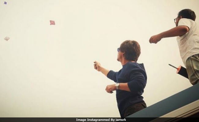 Makar Sankranti: Shah Rukh Khan Flies A Kite On Zero Sets. Pic Here