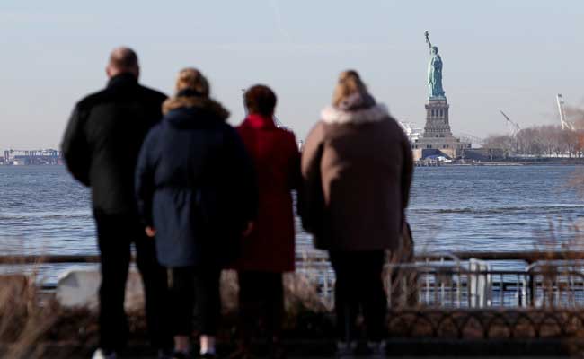 In New York, Tourists Left High And Dry As Statue Of Liberty Shuts Down