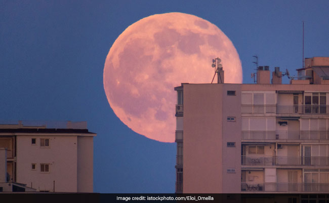 31 जनवरी की रात को आएगा Super Blue Blood Moon, जानिए भारत में कहां आएगा नजर