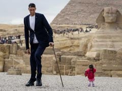In Pics: When The World's Tallest Man Met The World's Shortest Woman