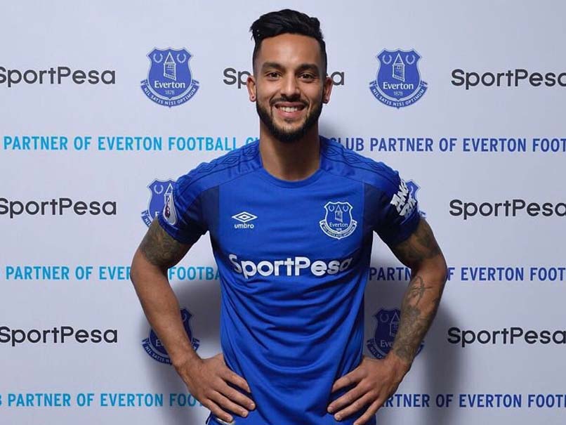 Everton Sign Arsenal Winger Theo Walcott