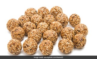 Makar Sankranti 2021 Special: India and It's Winter Love Affair With Til Ka Ladoo