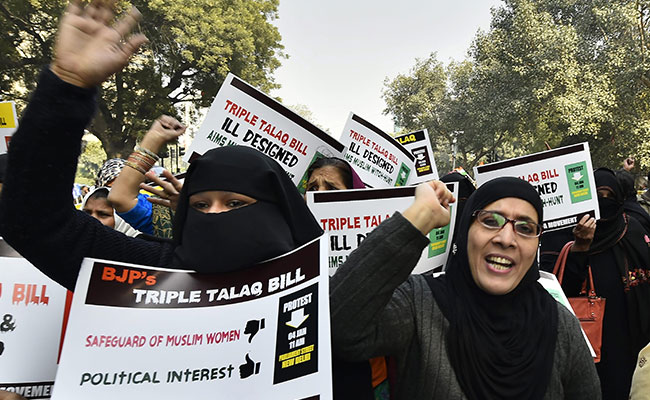 Triple Talaq Bill: आसान नहीं राज्यसभा की राह, यह है विपक्षी एकता का गणित...