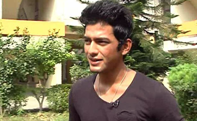 'कुछ ऐसे' फिर से निकला खोए उन्मुक्त का चांद !