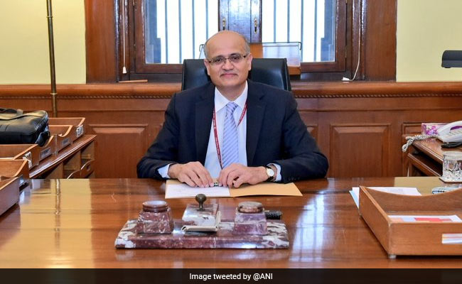 डोकलाम गतिरोध को हल करने में अहम भूमिका निभाने वाले विजय गोखले ने संभाला विदेश सचिव का पदभार, 10 बातें