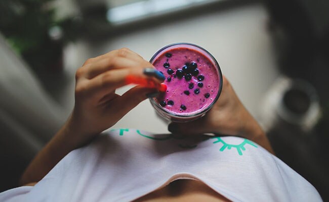 woman with smoothie 650x400 51515581130 woman with smoothie 650x400 51515581130