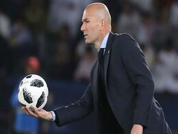 फुटबॉल: जिनेडिन जिडान ने रियाल मैड्रिड के साथ 2020 तक करार किया फुटबॉल: जिनेडिन जिडान ने रियाल मैड्रिड के साथ 2020 तक करार किया