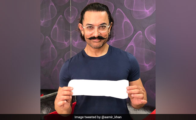 Tagged By Twinkle Khanna, Aamir Khan Poses With Sanitary Pad In '<i>PadMan</i> Challenge'