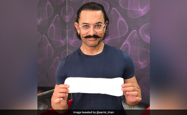 आमिर खान ने 'पैडमैन चैलेंज' किया स्वीकार, अब सलमान-शाहरुख और बिग बी को दी चुनौती