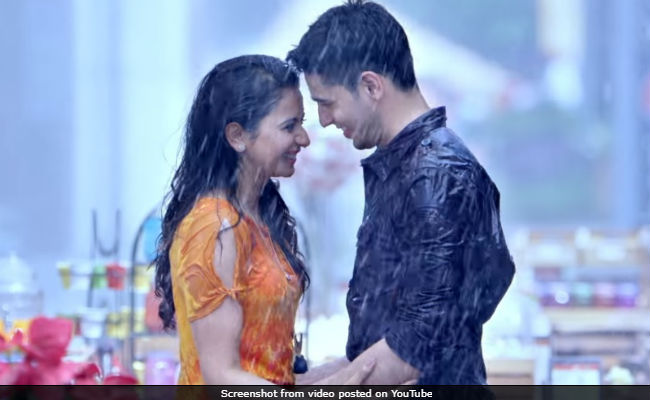 <i>Aiyaary</i> Box Office Collection Day 5: Sidharth Malhotra's Film Collects 14 Crore