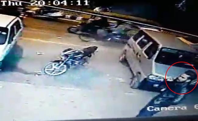 फोटोग्राफर मर्डर केस: अंकित की हत्या से 9 मिनट पहले का वीडियो आया सामने फोटोग्राफर मर्डर केस: अंकित की हत्या से 9 मिनट पहले का वीडियो आया सामने