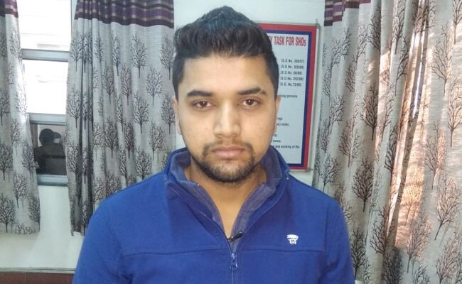 मल्टीनेशनल कंपनी में नौकरी दिलाने के नाम पर ठगी करने वाला गिरोह गिरफ्तार मल्टीनेशनल कंपनी में नौकरी दिलाने के नाम पर ठगी करने वाला गिरोह गिरफ्तार