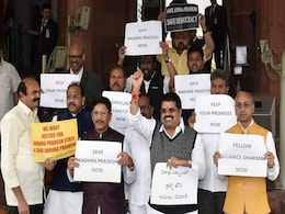 Schools Shut, Tight Security As Left Calls For Andhra Pradesh <i>Bandh </i>Today Schools Shut, Tight Security As Left Calls For Andhra Pradesh <i>Bandh </i>Today