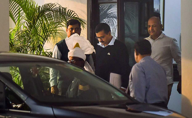 In 5-Minute Meet, Team Arvind Kejriwal Gets Some Advice From Lt Governor