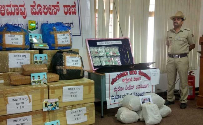 सूखी मछली के नाम पर मादक पदार्थों की तस्करी करने वाला गिरोह गिरफ्तार, 130 किलो गांजा बरामद