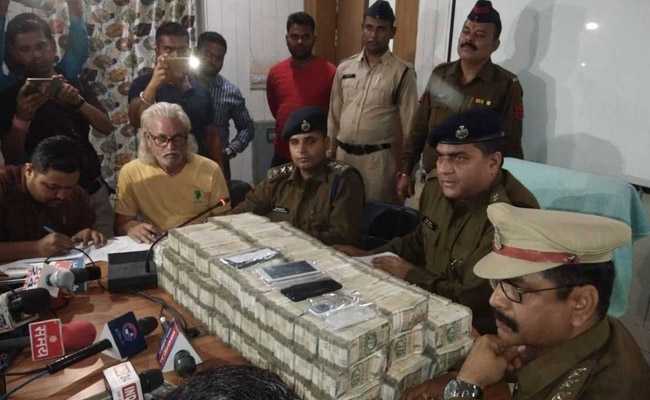छत्तीसगढ़ : क्रिकेट मैच पर सट्टा खिला रहे दो लोग गिरफ्तार, दो करोड़ रुपये बरामद