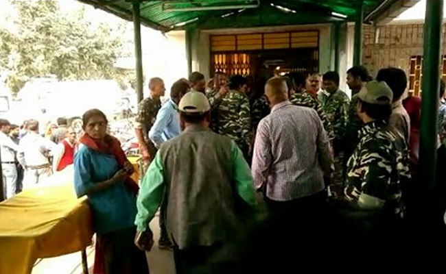 बिहार : मुजफ्फरपुर में नशे में धुत बोलेरो चालक ने स्कूली छात्रों को कुचला, 9 की मौत और 20 घायल बिहार : मुजफ्फरपुर में नशे में धुत बोलेरो चालक ने स्कूली छात्रों को कुचला, 9 की मौत और 20 घायल