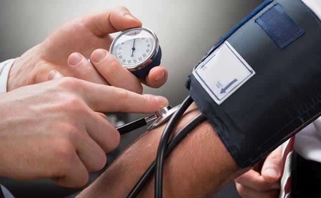 7 Steps on How To Check Blood Pressure At Home