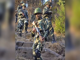 BSF ने अंतरराष्ट्रीय सीमा के पास घुसपैठ की कोशिश नाकाम की BSF ने अंतरराष्ट्रीय सीमा के पास घुसपैठ की कोशिश नाकाम की
