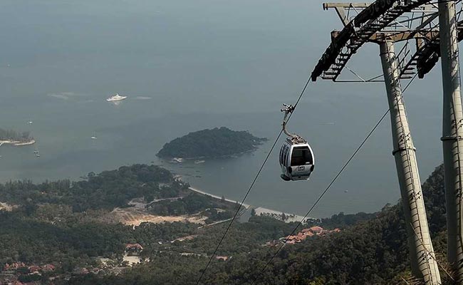 Tourists Left Dangling In Cabins For Hours After Cable Car Breaks Down