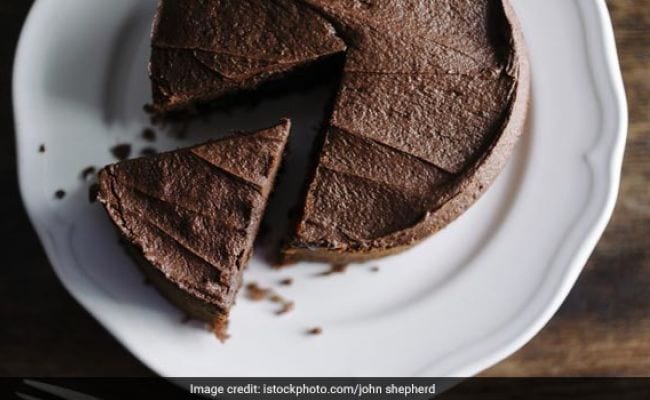 The Best Vegan Chocolate Cake - Veggie Desserts