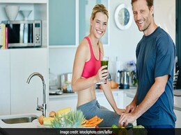 Valentine's Day 2022: हर कपल्स को हैप्पी और हेल्दी लाइफ जीने के लिए अपनानी चाहिए ये 6 आदतें Valentine's Day 2022: हर कपल्स को हैप्पी और हेल्दी लाइफ जीने के लिए अपनानी चाहिए ये 6 आदतें