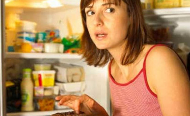 कभी मिट्टी तो कभी मन करता है पेंट खा लें, ये हैं प्रेग्‍नेंसी के दौरान होने वाली 5 अजीबोगरीब क्रेविंग