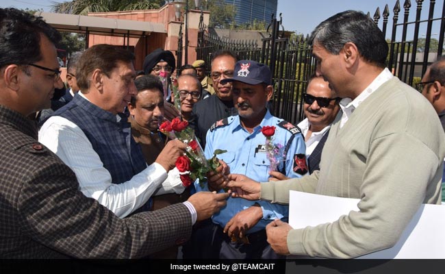 "My Valentine, My Shop": Delhi Traders Give Roses Amid Sealing Drive