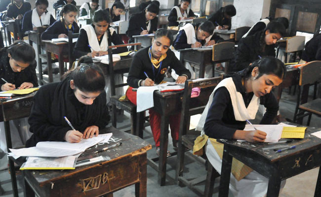 Delhi Police Sends List Of Students Who Received Leaked Papers To CBSE