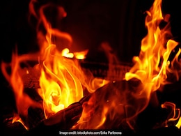 दिल्ली : कृष्णा नगर में सिलेंडर फटने से लगी थी आग, अब तक 8 लोगों की मौत दिल्ली : कृष्णा नगर में सिलेंडर फटने से लगी थी आग, अब तक 8 लोगों की मौत