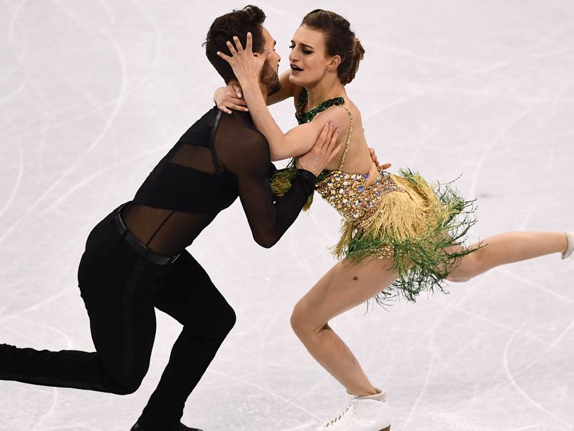 Gabriella Papadakis, French Figure Skater, Carries On Despite Wardrobe Malfunction