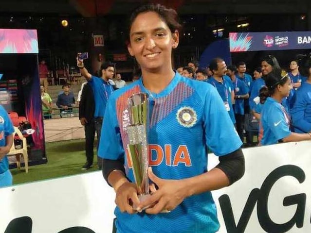 India Woman Cricketer Harmanpreet Kaur Set To Bat For Punjab Police