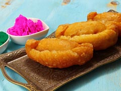 Holi 2018: 7 Innovative Gujiya Filling Ideas To Take Your Gujiya Game To The Next Level!