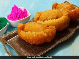Holi 2021: 7 Innovative Gujiya Filling Ideas To Take Your Gujiya Game To The Next Level! Holi 2021: 7 Innovative Gujiya Filling Ideas To Take Your Gujiya Game To The Next Level!