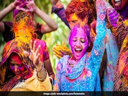 Holi 2018 : होलिका दहन के साथ देश भर में शुरू हुआ रंगों का उत्सव Holi 2018 : होलिका दहन के साथ देश भर में शुरू हुआ रंगों का उत्सव