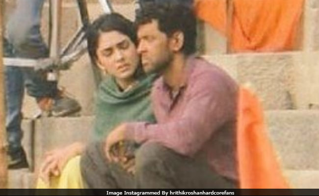 Hrithik Roshan's <i>Super 30</i>: Actress Mrunal Thakur Spotted On Set. See Pics