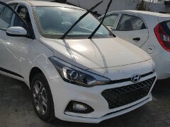 Hyundai i20 Facelift Spotted Completely Undisguised Before 2018 Auto Expo Launch