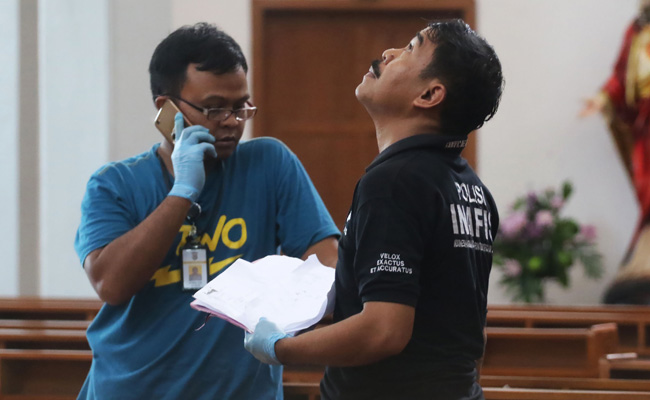 Police Shoot Sword-Yielding Man During Attack On Indonesian Church That Injured 4