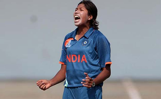 झूलन गोस्वामी ने रचा इतिहास, वनडे में 200 विकेट लेने वाली पहली महिला क्रिकेटर बनीं