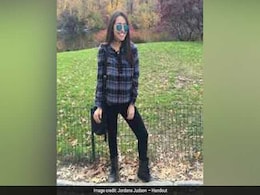 Police Officers Buy Plane Ticket For Woman At New York Airport After Friend Killed In Florida Police Officers Buy Plane Ticket For Woman At New York Airport After Friend Killed In Florida