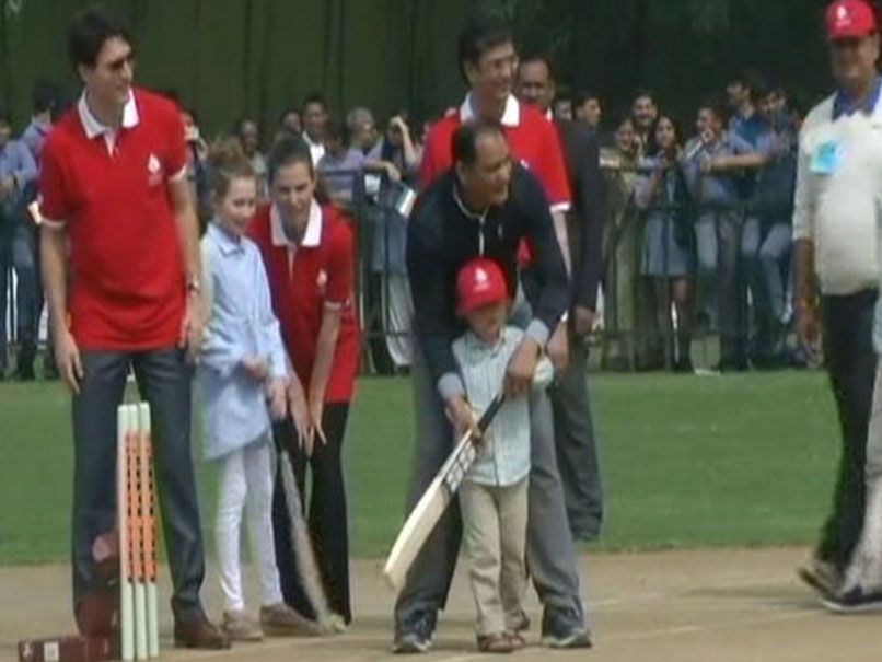 Canadian Prime Minister Justin Trudeau Plays Cricket With Kapil Dev And Mohammad Azharuddin