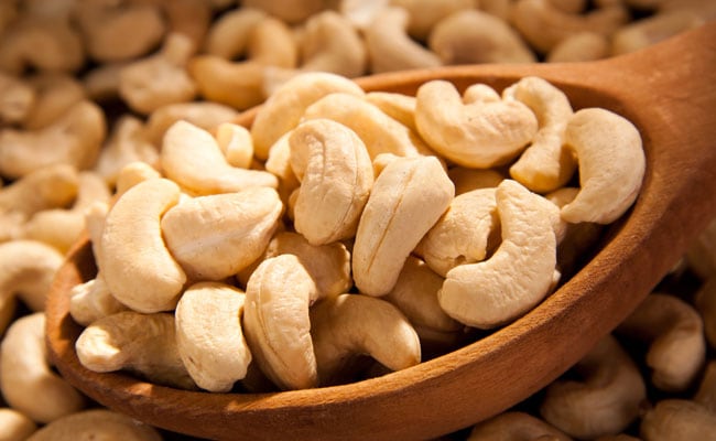 Cashews For Energy: एनर्जी को बूस्ट करने के लिए काजू का करें सेवन, ये हैं अन्य फायदे