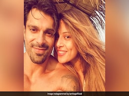 पति करण सिंह ग्रोवर के 36वें जन्मदिन पर गोवा पहुंचीं बिपाशा बसु, देखें सेलिब्रेशन की Inside Photos पति करण सिंह ग्रोवर के 36वें जन्मदिन पर गोवा पहुंचीं बिपाशा बसु, देखें सेलिब्रेशन की Inside Photos