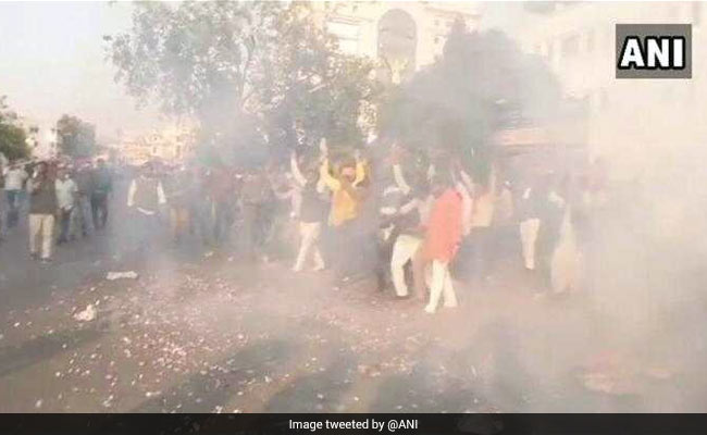 राजस्थान के उपचुनावों में कांग्रेस की जीत पर करणी सेना ने मनाया जश्न