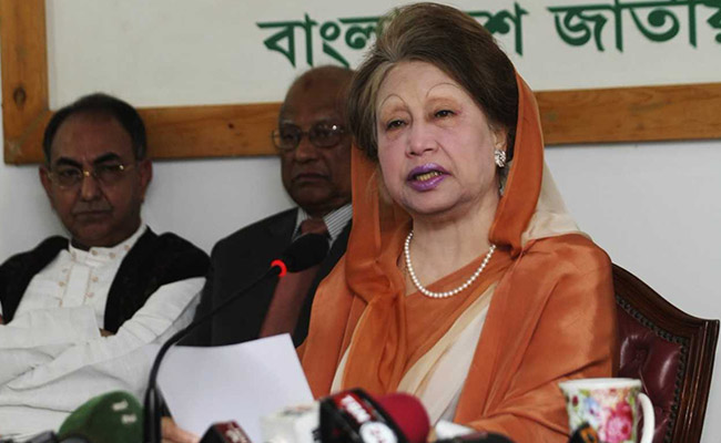 बांग्लादेश की पूर्व पीएम खालिदा जिया को भ्रष्टाचार के मामले में 5 साल की कैद, नहीं लड़ सकेंगी चुनाव