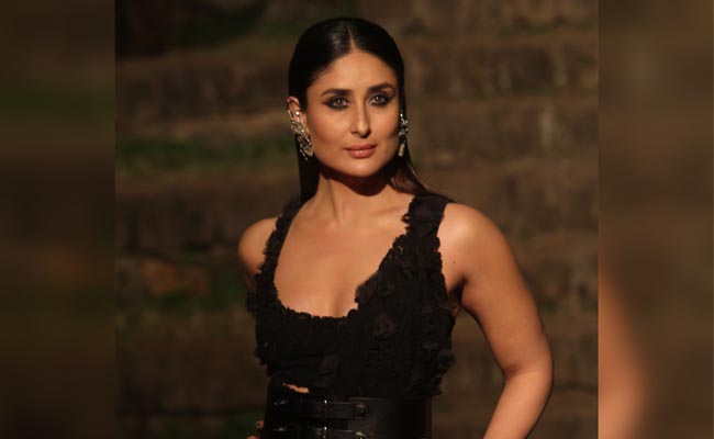 Lakme Fashion Week 2018 Day 5: Kareena Kapoor Closes Anamika Khanna's Grand Finale Lakme Fashion Week 2018 Day 5: Kareena Kapoor Closes Anamika Khanna's Grand Finale