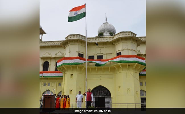 ‘‘গর্ভাবস্থায় কেমন পোশাক পরবেন মহিলারা’’: লখনউ বিশ্ববিদ্যালয়ে শুরু নতুন কোর্স